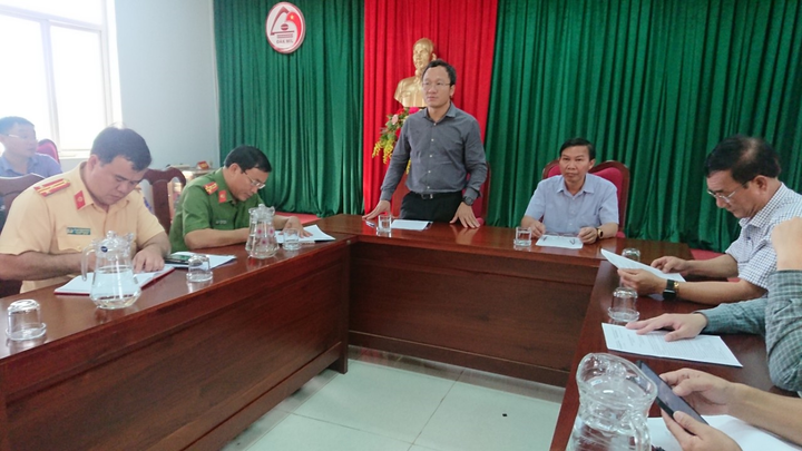 Xe tải đâm 5 người chết: Phê bình lãnh đạo huyện để dân ra đường buôn bán - 1