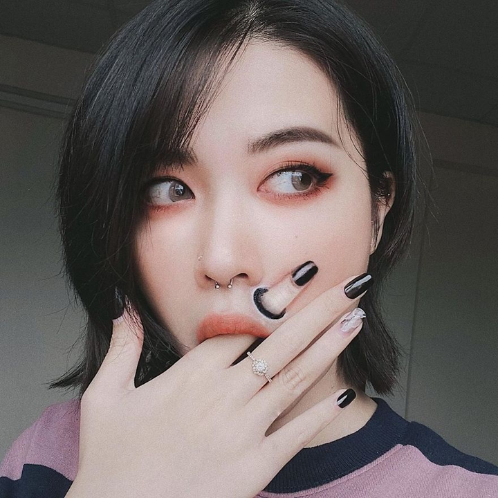 Loạt tác phẩm hoạ mặt kỳ dị của cô gái Việt khiến dân mạng choáng ngợp - 3