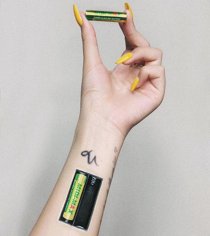 Loạt tác phẩm hoạ mặt kỳ dị của cô gái Việt khiến dân mạng choáng ngợp - 14