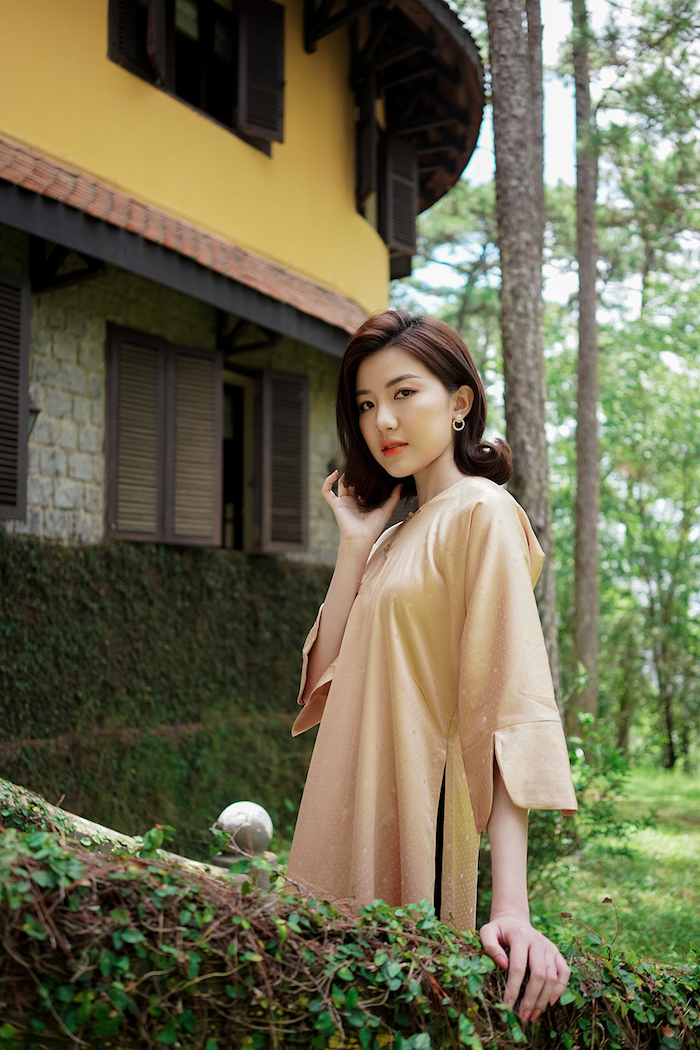 Lương Thanh ‘Hoa hồng trên ngực trái’ kiêu sa trong đồ lụa - 4