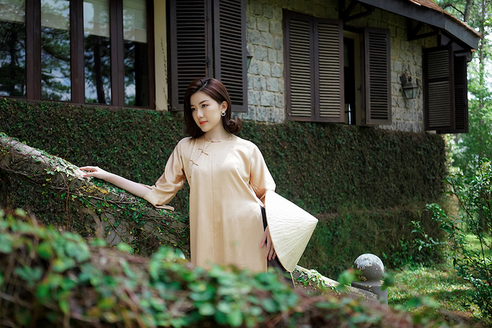 Lương Thanh ‘Hoa hồng trên ngực trái’ kiêu sa trong đồ lụa - 3