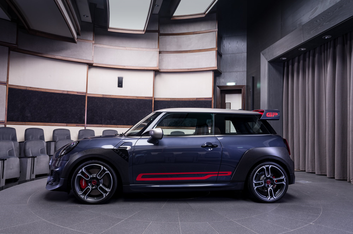  MINI John Cooper Works GP 2020 xuất hiện ở Abu Dhabi - 4