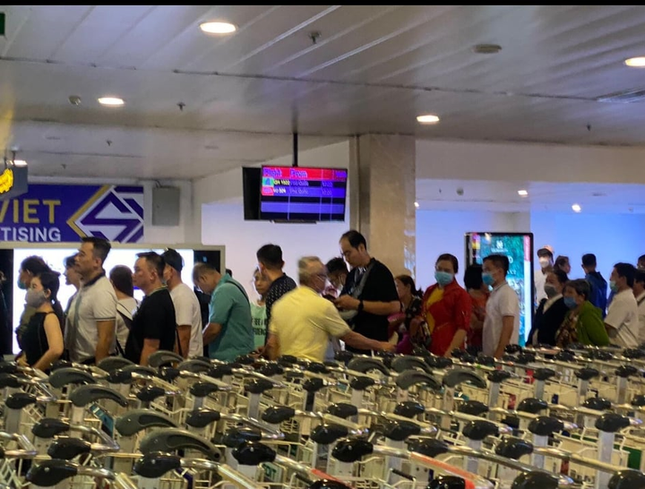 Cục Hàng không điều tra nguyên nhân máy bay trượt khỏi đường băng ở Tân Sơn Nhất - 2