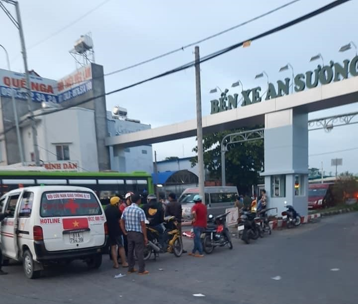 TP.HCM: Nghi phạm giết người trước bến xe An Sương ra đầu thú - 1