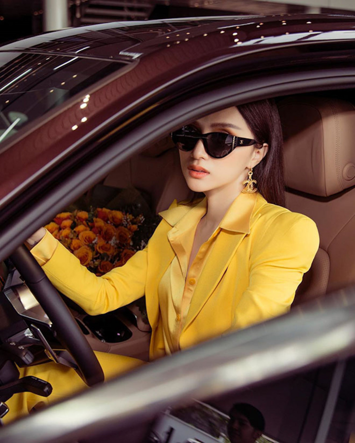 Sao Việt nào đang sở hữu xe sang Porsche? - 2