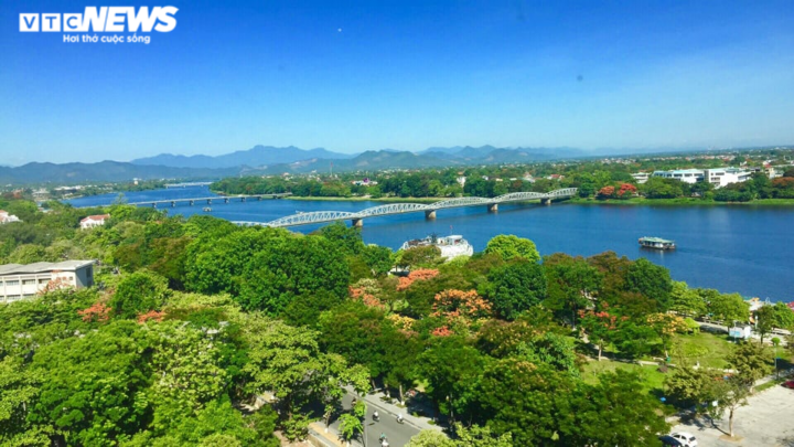 Đến Huế tận hưởng những cảnh đẹp không phải nơi nào cũng có - 1