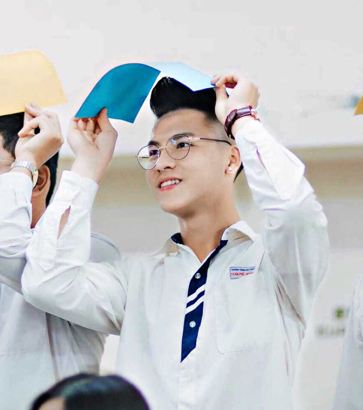 Nam sinh Đại học Bách khoa bỗng chốc nổi tiếng nhờ khoảnh khắc bị chụp lén - 4