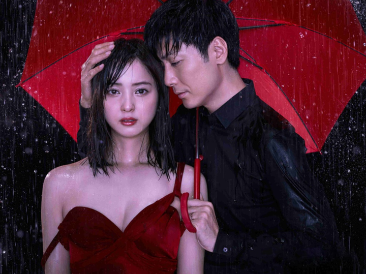 Những mối quan hệ tình ái 'ngoài luồng' khiến showbiz rúng động - 1