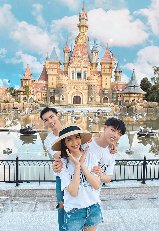 Gia đình Hoa dâm bụt rủ nhau phá đảo công viên chủ đề lớn nhất Việt Nam - 7