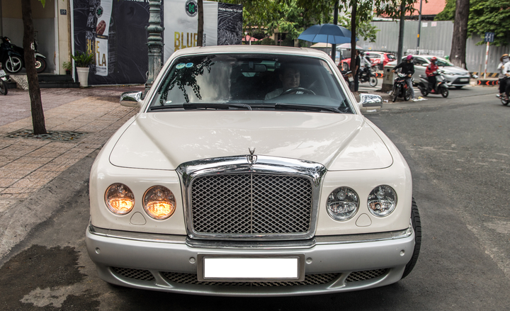 Dàn siêu xe gây choáng ngợp của 'Vua cà phê' Đặng Lê Nguyên Vũ - 11