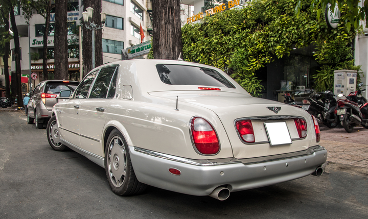 Dàn siêu xe gây choáng ngợp của 'Vua cà phê' Đặng Lê Nguyên Vũ - 12