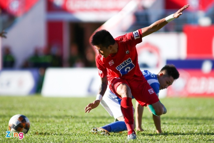 Trung vệ Việt kiều phản lưới, Hải Phòng bại trận trước Quảng Ninh - 1