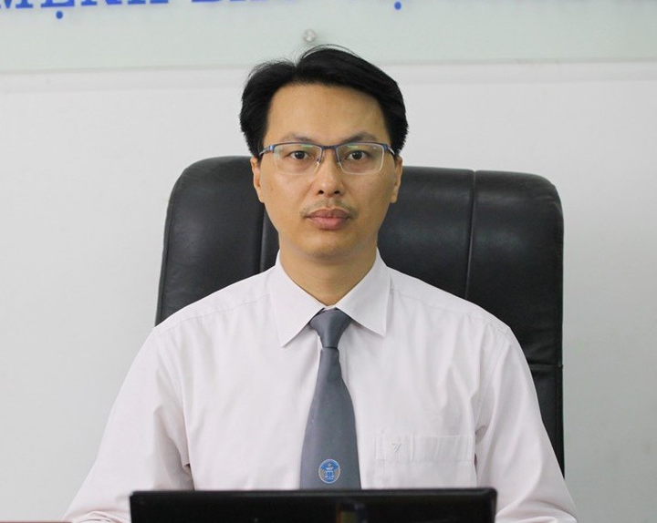 Xe máy lạng lách, lấn làn lao vào đầu ô tô: Tài xế dù chết vẫn phải bồi thường - 2