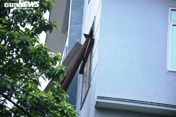 'Nắn' thẳng ngôi nhà 5 tầng nghiêng như sắp đổ ở Hải Phòng - 4