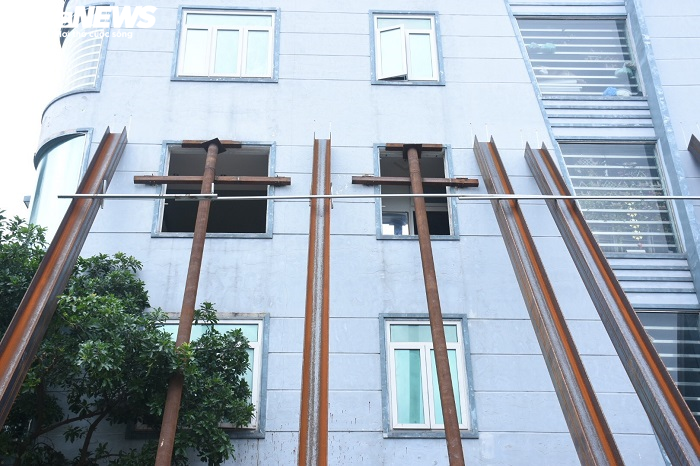 'Nắn' thẳng ngôi nhà 5 tầng nghiêng như sắp đổ ở Hải Phòng - 2