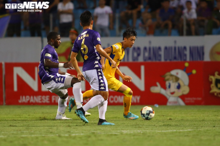 Trực tiếp Hà Nội FC 0-1 SLNA - 1