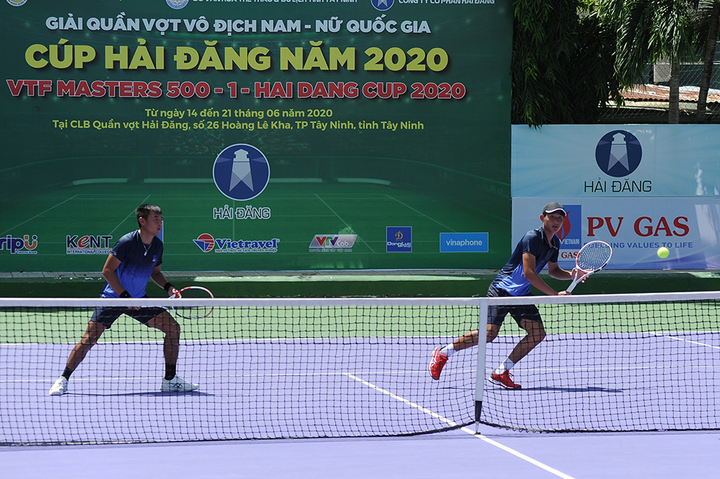 Cặp Lý Hoàng Nam- Nguyễn Văn Phương vào bán kết VTF Masters 500-1 - 1