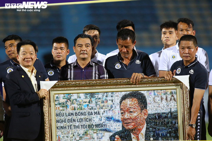 Sinh nhật buồn tẻ của Hà Nội FC: Bầu Hiển kém vui, khán giả lục tục bỏ về - 7