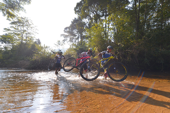 Khai màn giải siêu marathon quốc tế Dalat Ultra Trail 2020 - 2