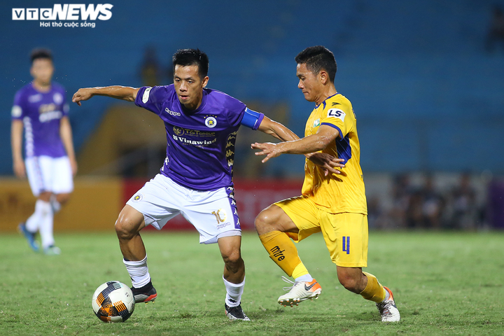 Trực tiếp Bình Dương 0-2 Hà Nội FC: Quang Hải đổ máu, phải quấn băng kín trán - 4