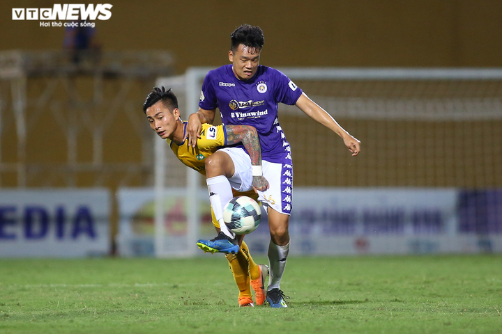 Phan Văn Đức và đồng đội chơi lăn xả, phá hỏng tiệc sinh nhật của Hà Nội FC - 1