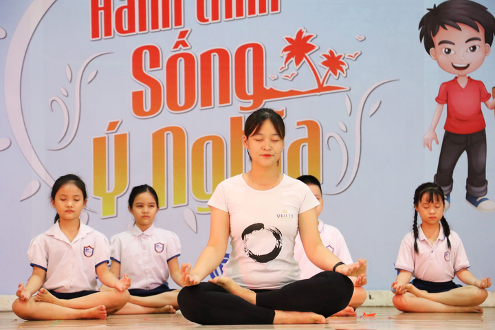 Hàng nghìn học sinh Thủ đô đồng diễn hưởng ứng ngày Quốc tế Yoga - 2