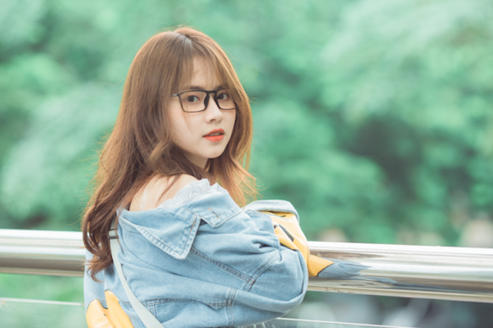 Vẻ đẹp trong veo như búp bê của nữ sinh trường Báo - 8