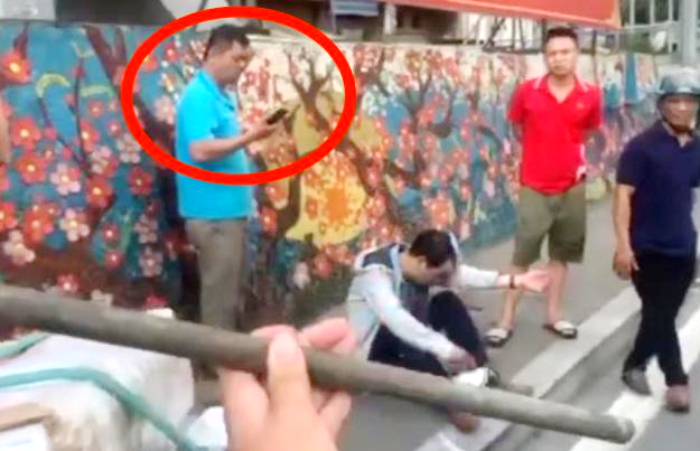 Tài xế xe tải rút tuýp sắt đánh người đi xe máy chảy máu đầu - 1