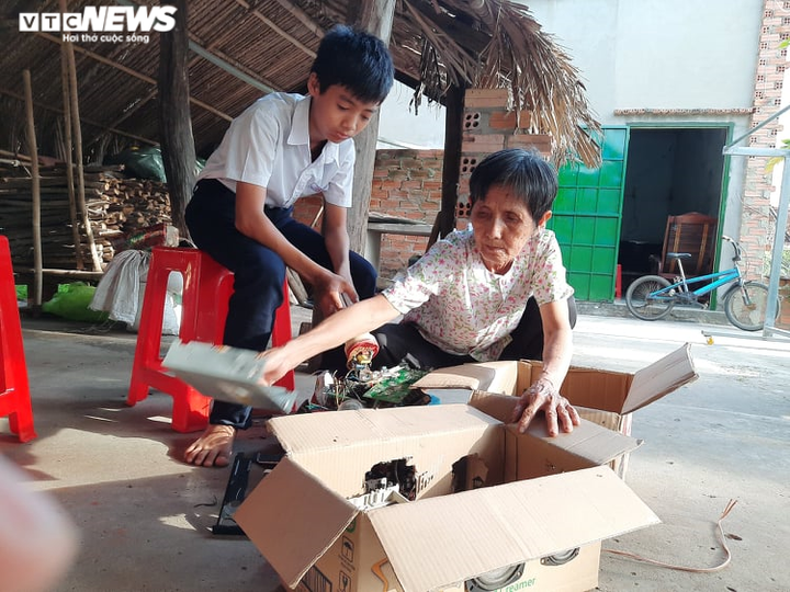 Hoàn cảnh đáng thương của nam sinh thông miệng cống đốn tim cộng đồng mạng - 4