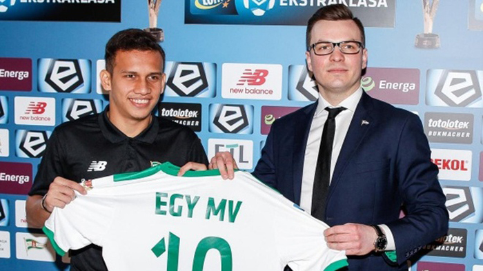 Bại tướng của HLV Park Hang Seo khuyên cầu thủ Indonesia không nên tới Barcelona - 1