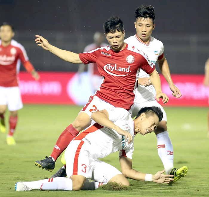 Công Phượng toàn thua khi về quê thi đấu - 1