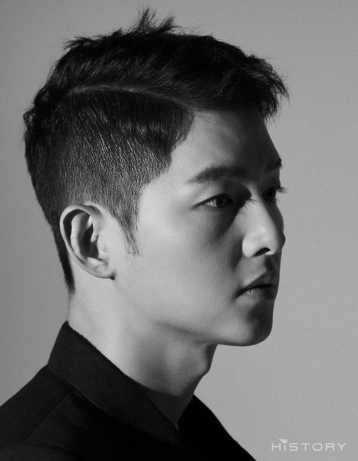Song Joong Ki: Lần đầu tiên tôi được sống bình thường sau thời gian dài - 8