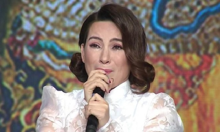 Phi Nhung rơi nước mắt kể cuộc sống mồ côi, không biết cha còn hay đã mất - 1