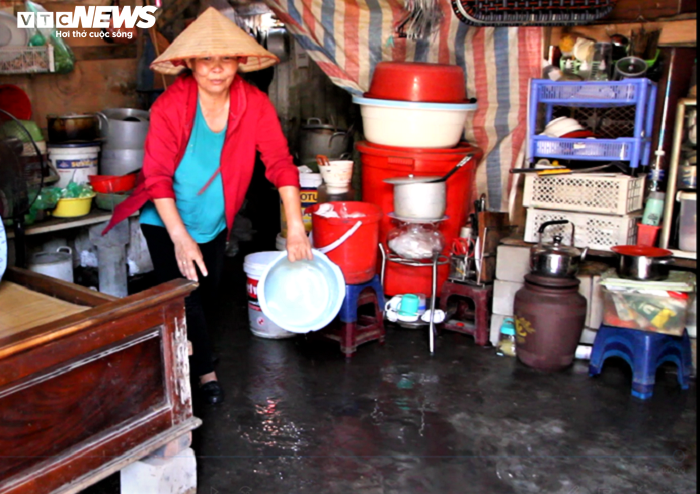 Không chịu nổi nắng khủng khiếp 50 độ C, dân nghèo Hà Nội bỏ nhà đi trốn nóng - 11