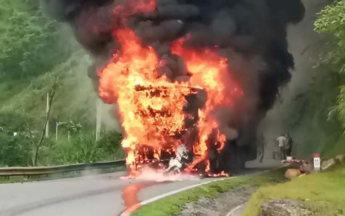 Vì sao xe khách giường nằm liên tục bốc cháy? - 1