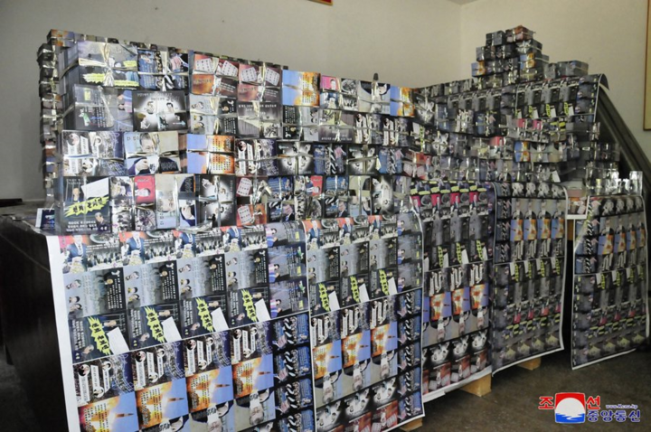 Triều Tiên tính rải cả 'núi' truyền đơn, quân đội Hàn Quốc sẵn sàng đáp trả - 2