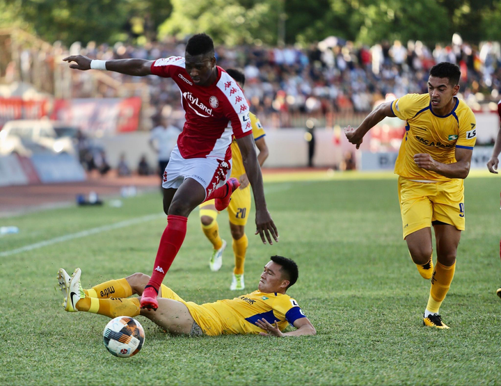 Than Quảng Ninh vs CLB TP.HCM: Công Phượng không cứu được đội khách - 1