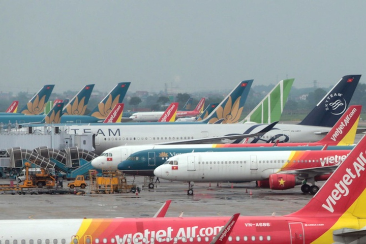 Có thể cho máy bay đỗ ban đêm trên đường băng, giảm 'ách tắc' - 1