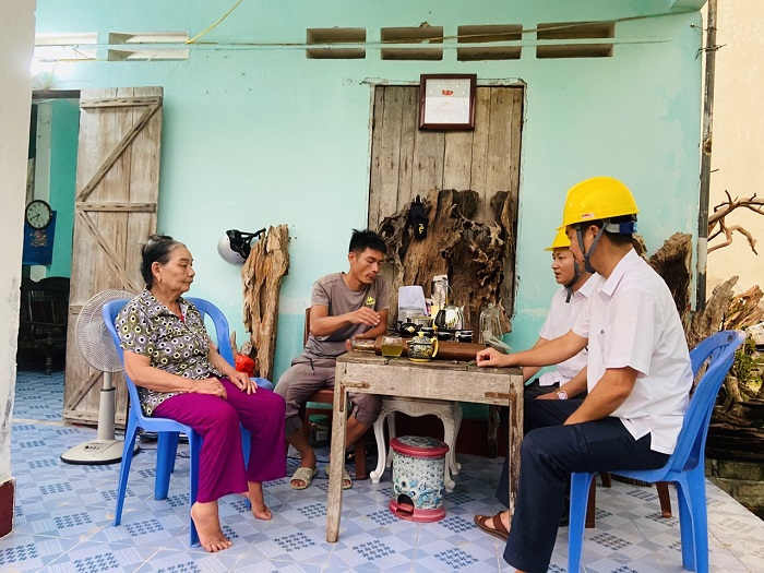 Hóa đơn tiền điện gần 90 triệu đồng: Đình chỉ Trưởng Phòng kinh doanh điện - 2