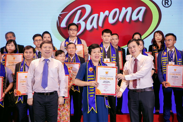 Nam Phương Food: 4 năm liền đón nhận danh hiệu hàng Việt Nam chất lượng cao - 1