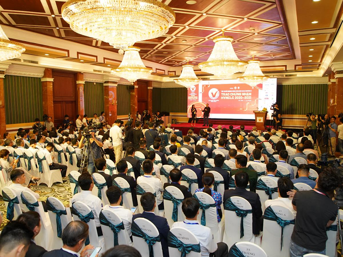 Nam Phương Food: 4 năm liền đón nhận danh hiệu hàng Việt Nam chất lượng cao - 2