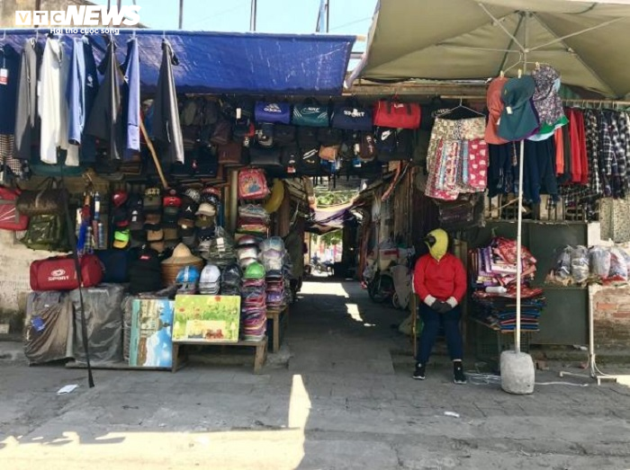 Hà Nội nắng nóng đỉnh điểm, chợ ế ẩm, tiểu thương quay cuồng mưu sinh - 8
