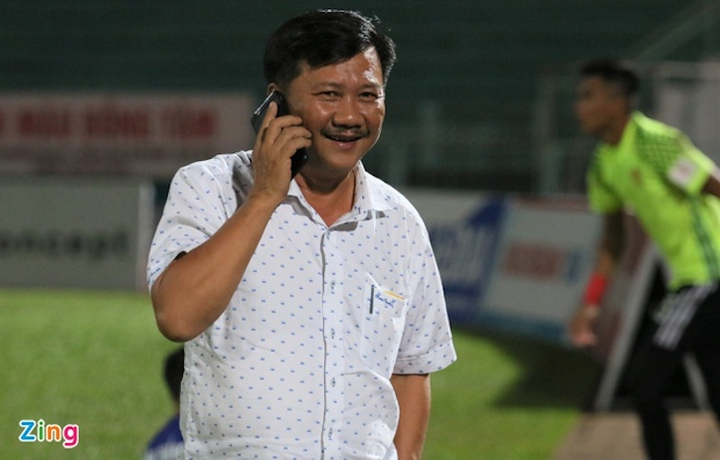 Bức xúc xông vào phòng trọng tài, Chủ tịch CLB Quảng Nam thoát án phạt của VFF - 1
