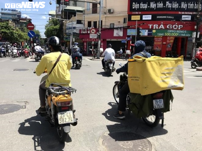 Hà Nội nắng nóng đỉnh điểm, chợ ế ẩm, tiểu thương quay cuồng mưu sinh - 12