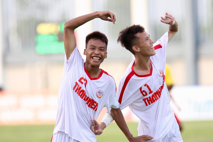 Xấu hổ cảnh U19 SLNA, U19 CAND 'đá ma' suốt nửa hiệp đấu loại U19 HAGL - 2