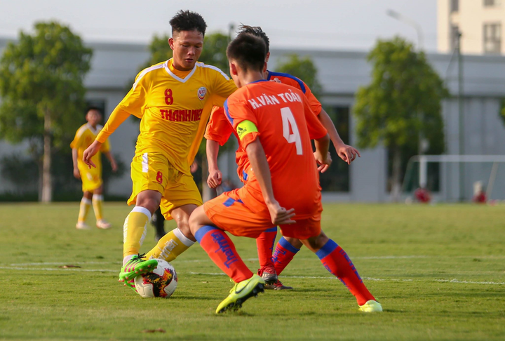 Xấu hổ cảnh U19 SLNA, U19 CAND 'đá ma' suốt nửa hiệp đấu loại U19 HAGL - 1