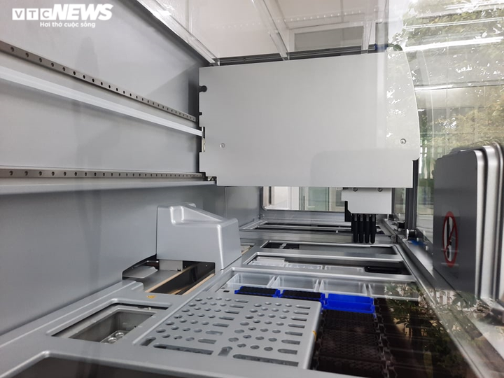 Mua máy xét nghiệm COVID-19 7,2 tỉ đồng: Đề nghị kiểm điểm 2 Giám đốc sở - 2