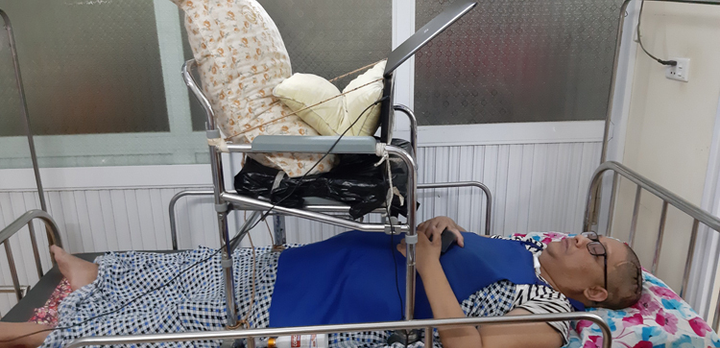 14 năm tìm cách 'đứng dậy' của chàng trai chỉ còn 5% sự sống - 2