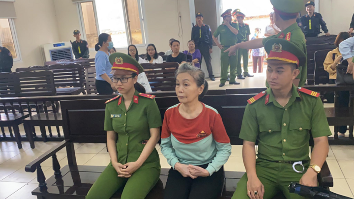 Ảnh: Các bị cáo tại phiên toà 2 thi thể bị đổ bê tông ở Bình Dương - 1