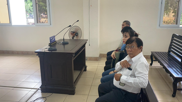 Ảnh: Các bị cáo tại phiên toà 2 thi thể bị đổ bê tông ở Bình Dương - 5